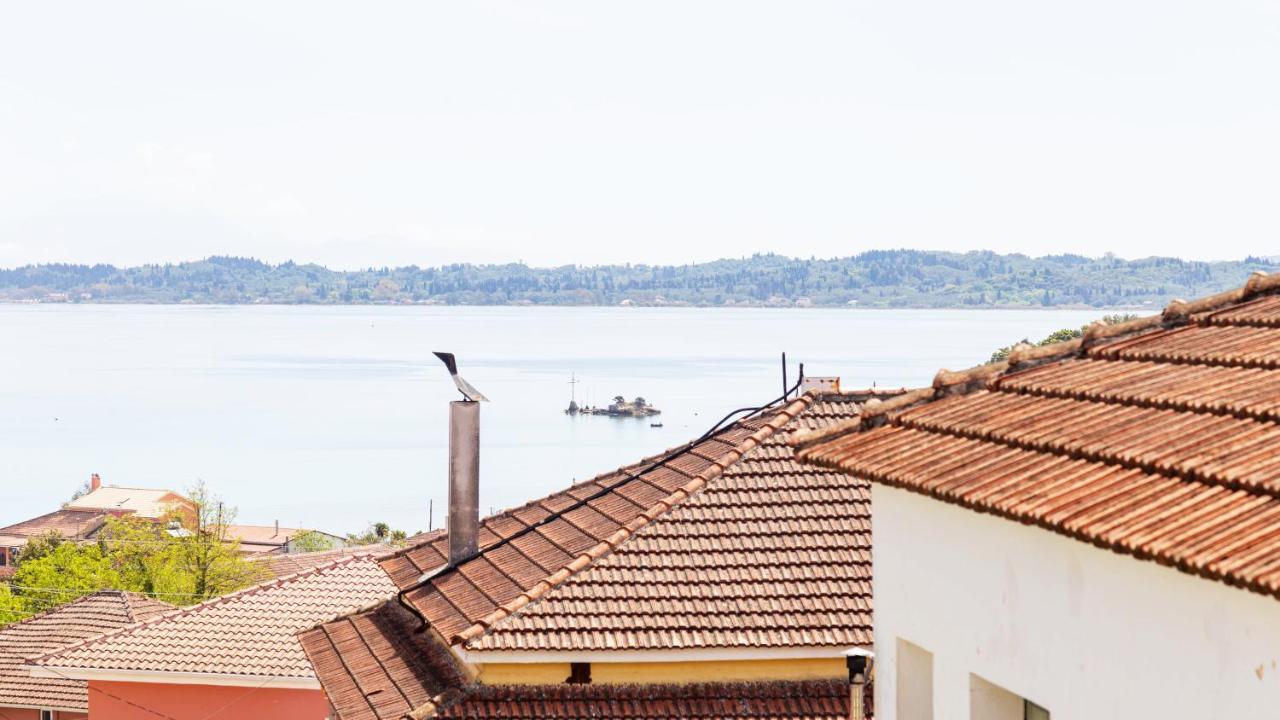 Lovely Traditional House Petriti  Exterior photo
